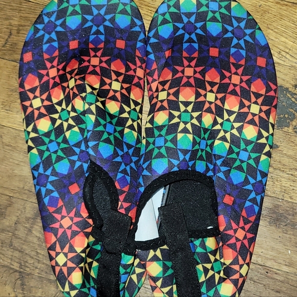 Colorful Geometric Women's Water Shoes - Picture 2 of 4